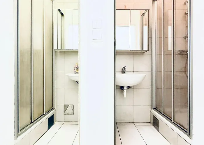 Modern 3br Near Fac Platz, 10-min Walk Διαμέρισμα