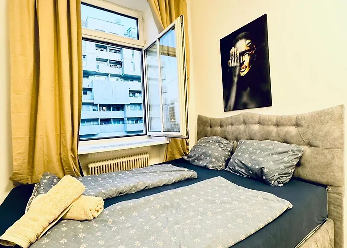 Modern 3br Near Fac Platz, 10-min Walk *