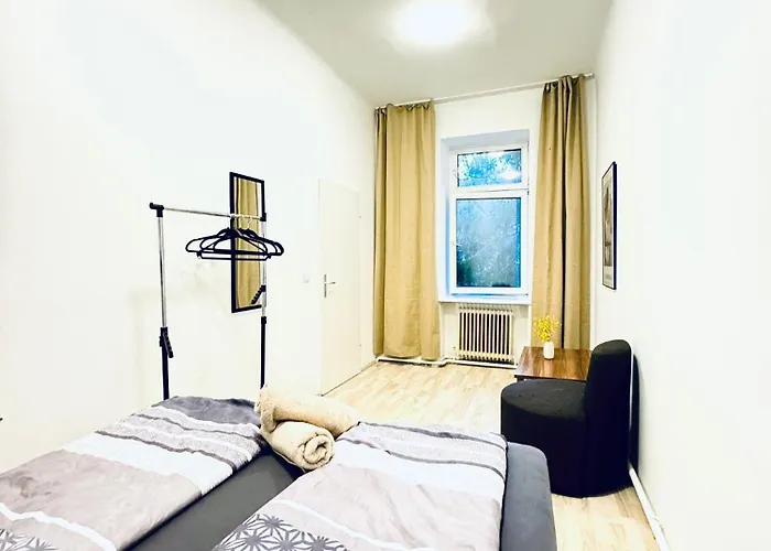 Modern 3br Near Fac Platz, 10-min Walk *